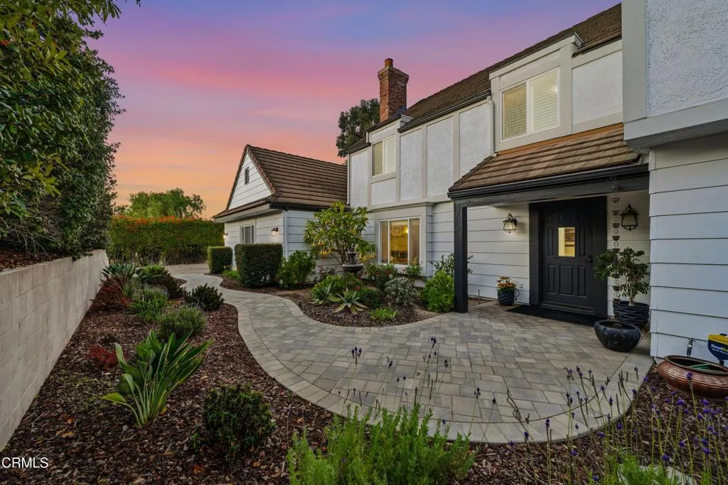6065 Cielo Vista Court, Camarillo, California 93012 home-pic-2