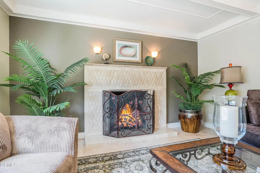 6065 Cielo Vista Court, Camarillo, California 93012 home-pic-13