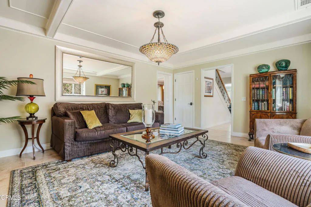 6065 Cielo Vista Court, Camarillo, California 93012 home-pic-14