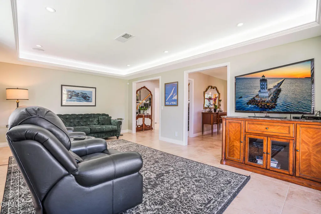6065 Cielo Vista Court, Camarillo, California 93012 home-pic-24