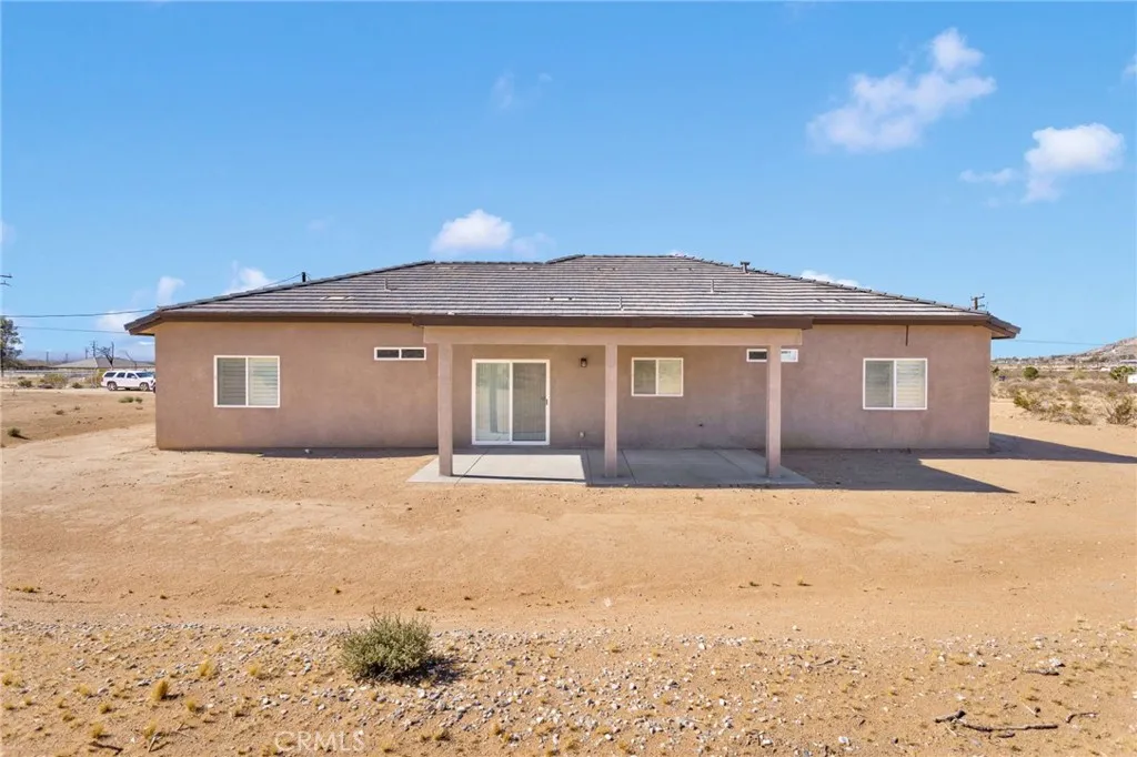 15561 Desert Star, Apple Valley, California 92307 home-pic-21