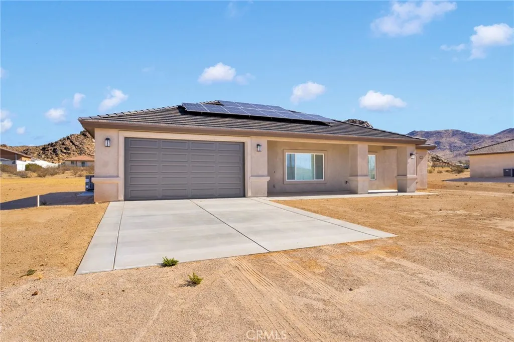15561 Desert Star, Apple Valley, California 92307 home-pic-2