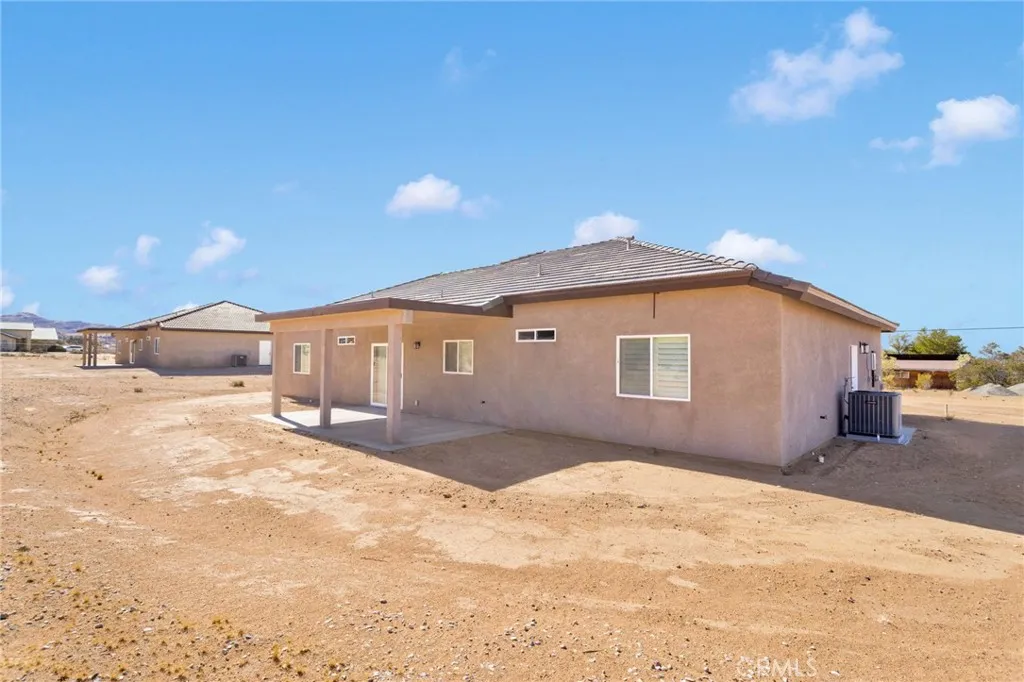 15561 Desert Star, Apple Valley, California 92307 home-pic-22