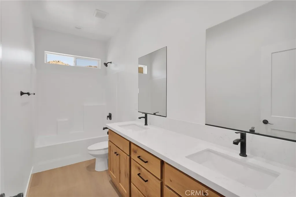 15561 Desert Star, Apple Valley, California 92307 home-pic-15
