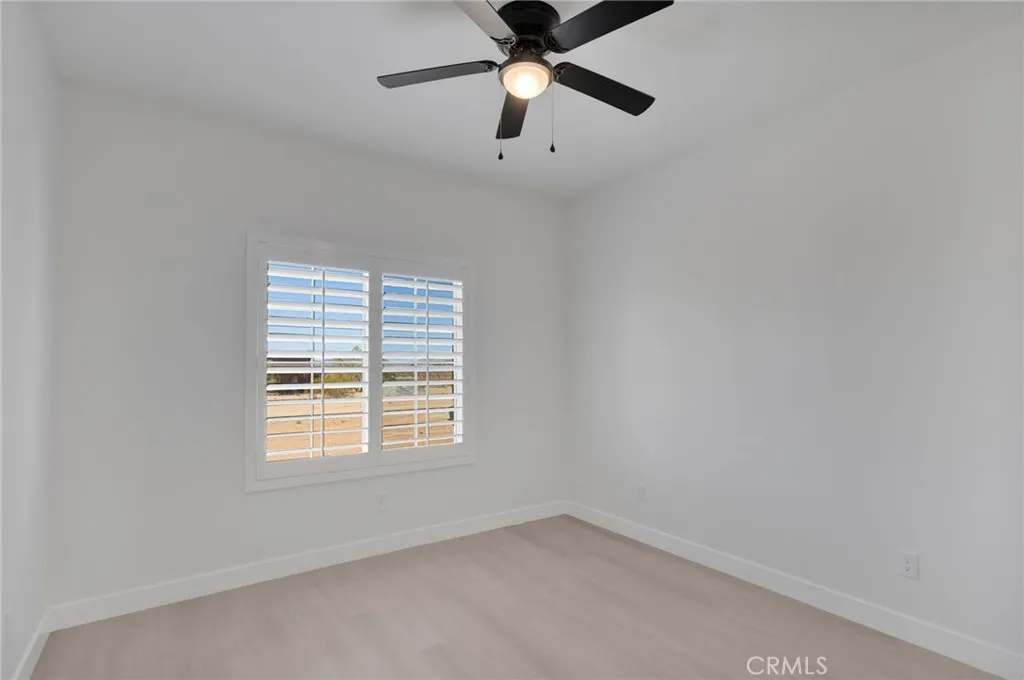 15561 Desert Star, Apple Valley, California 92307 home-pic-17