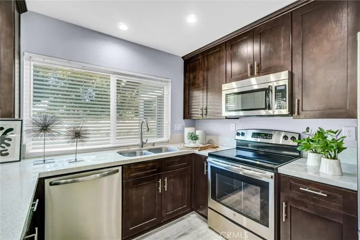 2000 Camino Centroloma, Fullerton, California 92833