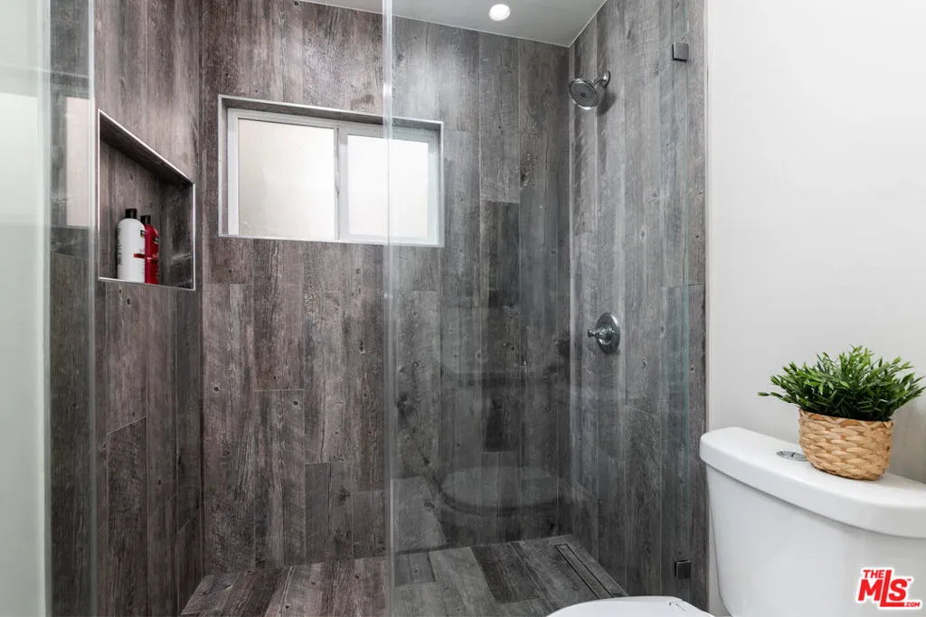 1145 Larrabee Street 6, West Hollywood, California 90069 home-pic-19