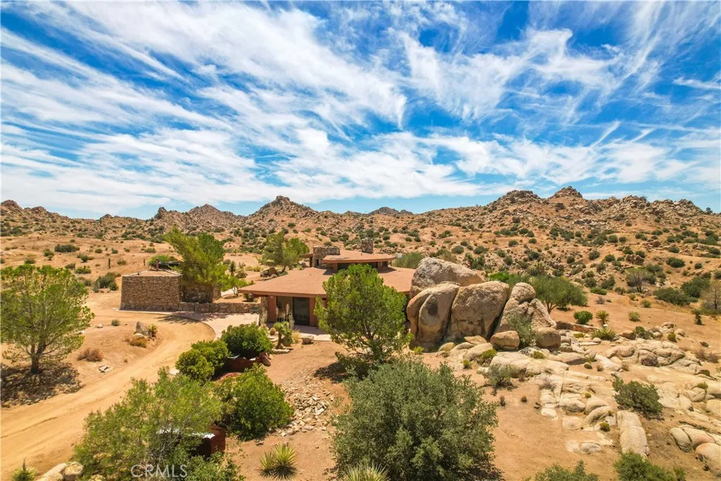 55290 Flying Tigers Road, Pioneertown, California 92268 home-pic-22