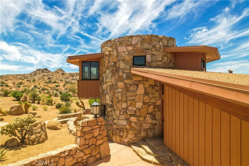 55290 Flying Tigers Road, Pioneertown, California 92268 home-pic-39