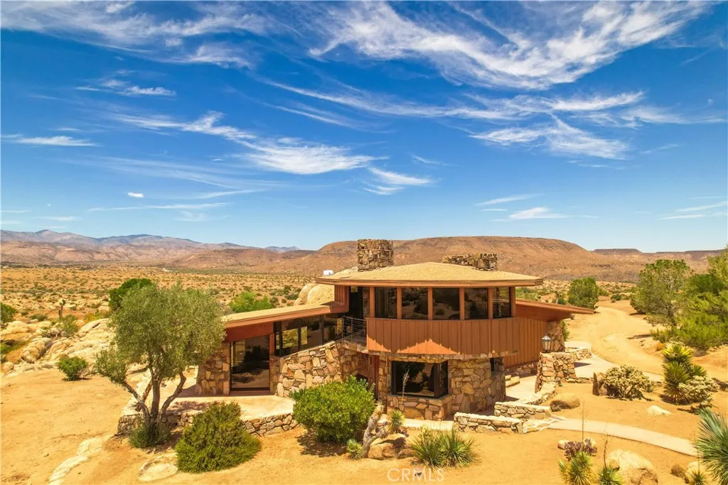 55290 Flying Tigers Road, Pioneertown, California 92268 home-pic-20