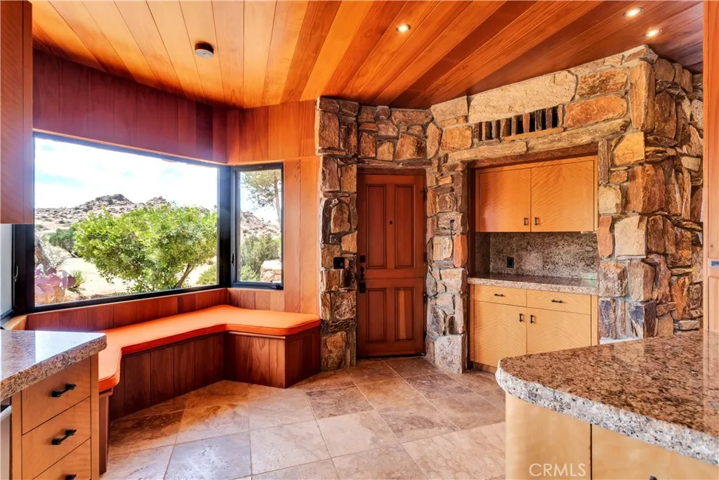 55290 Flying Tigers Road, Pioneertown, California 92268 home-pic-50