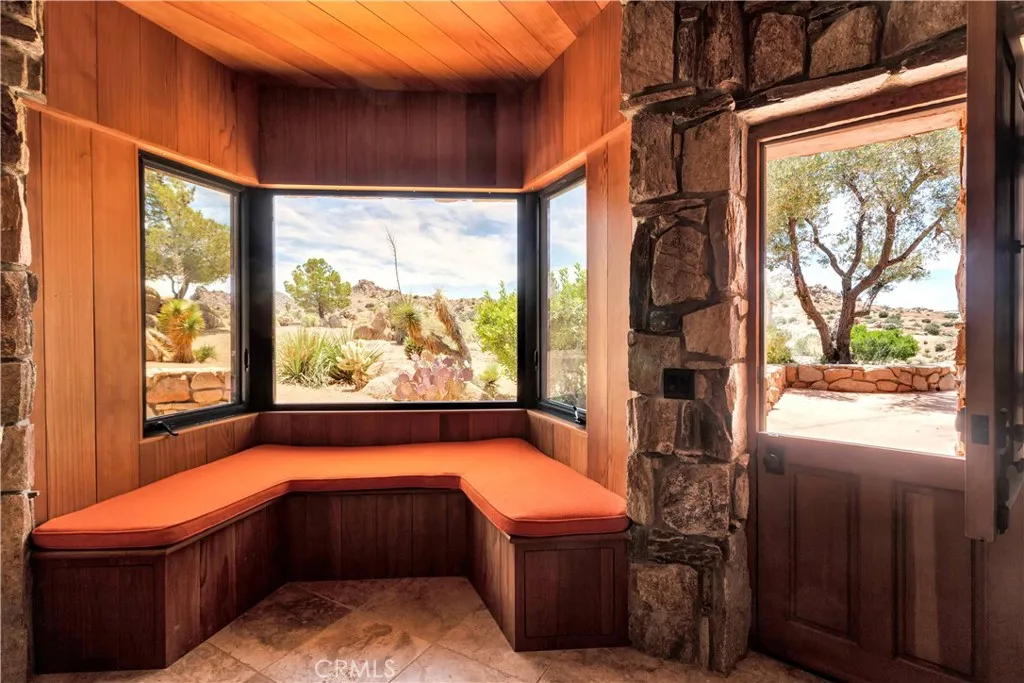 55290 Flying Tigers Road, Pioneertown, California 92268 home-pic-52