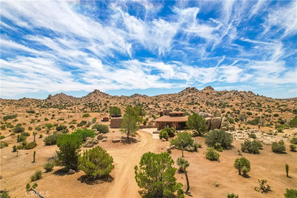 55290 Flying Tigers Road, Pioneertown, California 92268 home-pic-36