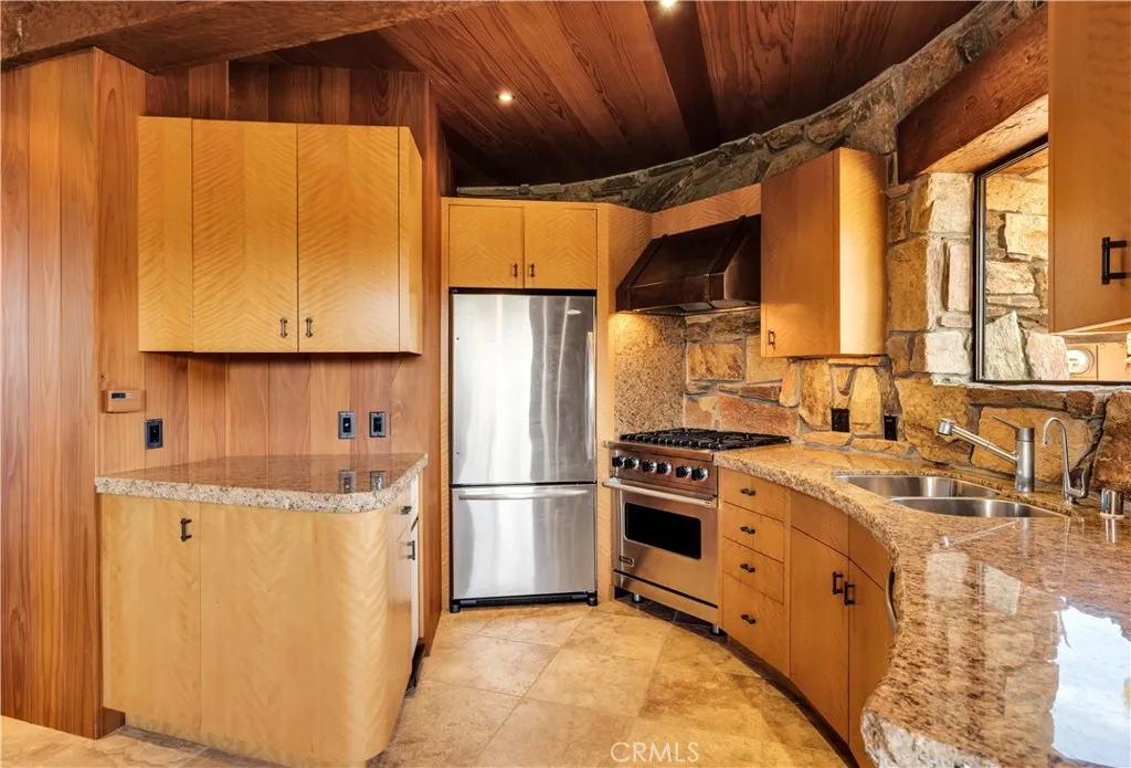 55290 Flying Tigers Road, Pioneertown, California 92268 home-pic-49