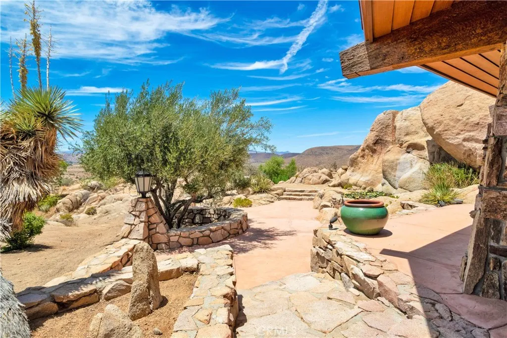 55290 Flying Tigers Road, Pioneertown, California 92268 home-pic-73