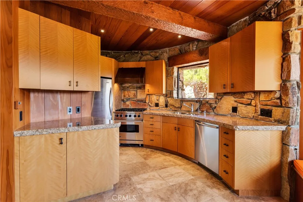 55290 Flying Tigers Road, Pioneertown, California 92268 home-pic-48