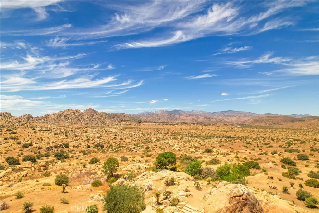 55290 Flying Tigers Road, Pioneertown, California 92268 home-pic-27