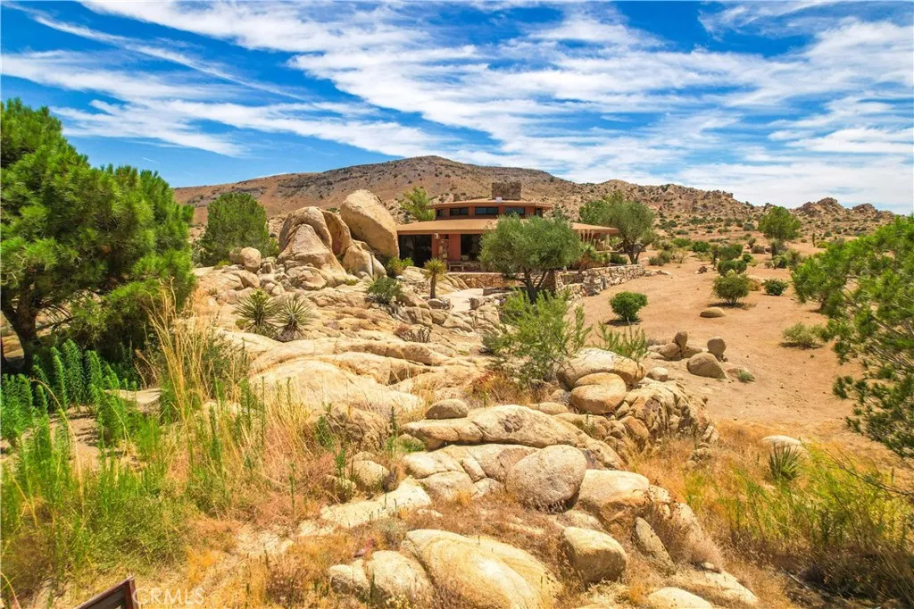 55290 Flying Tigers Road, Pioneertown, California 92268 home-pic-31