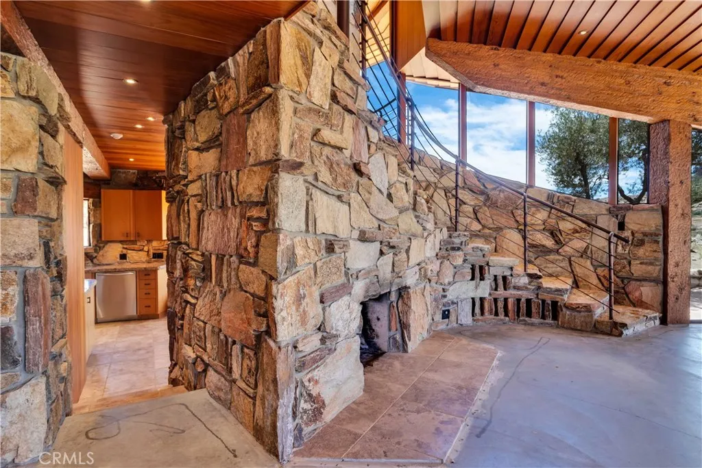 55290 Flying Tigers Road, Pioneertown, California 92268 home-pic-54