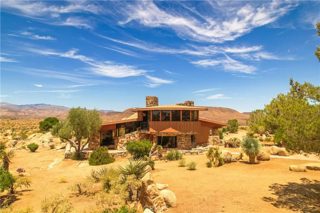 55290 Flying Tigers Road, Pioneertown, California 92268 home-pic-19