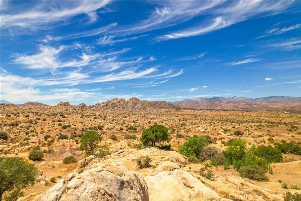 55290 Flying Tigers Road, Pioneertown, California 92268 home-pic-28