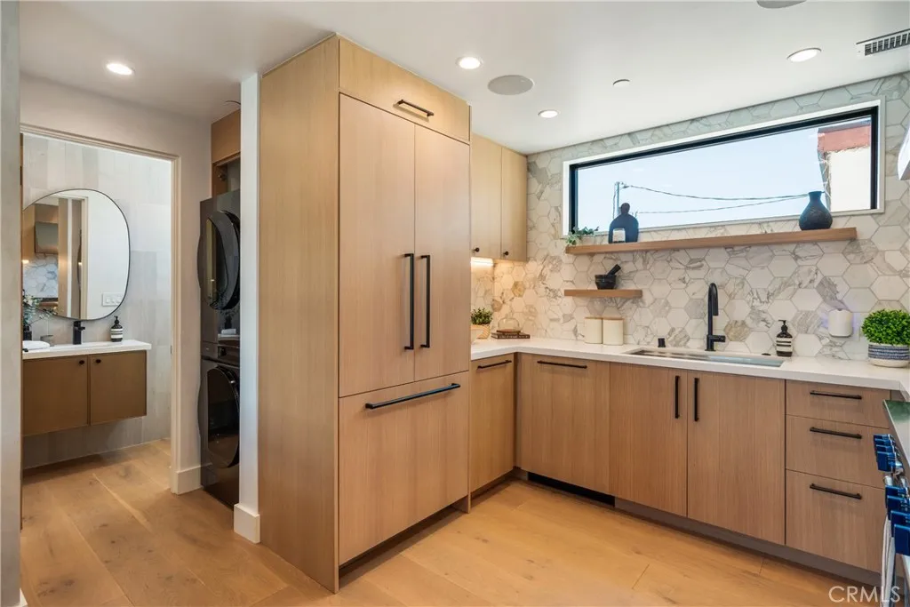 521 1/2 Iris, Corona Del Mar, California 92625 home-pic-5