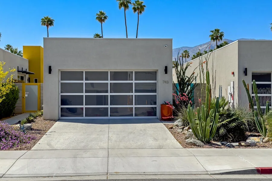 743 E Twin Palms Drive, Palm Springs, California 92264 home-pic-11