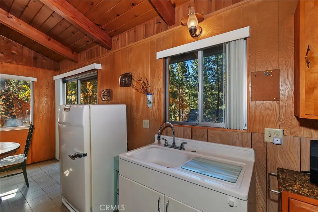 33401 Wild Rose, Green Valley Lake, California 92341 home-pic-12