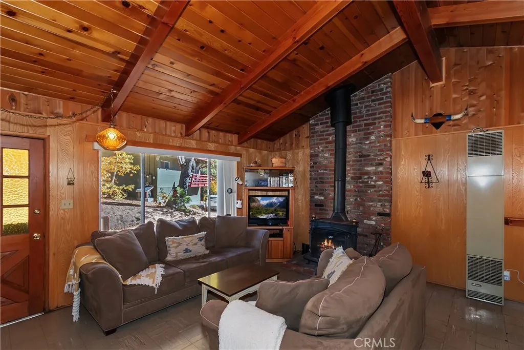 33401 Wild Rose, Green Valley Lake, California 92341 home-pic-4