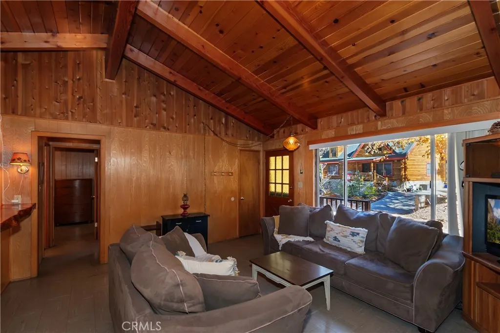 33401 Wild Rose, Green Valley Lake, California 92341 home-pic-5