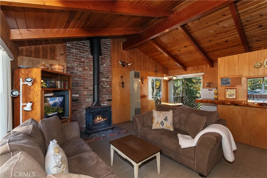 33401 Wild Rose, Green Valley Lake, California 92341 home-pic-2