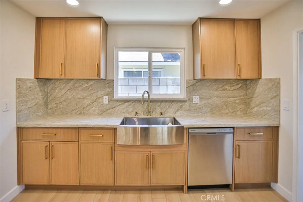 6401 Royal Oak, Huntington Beach, California 92647 home-pic-32