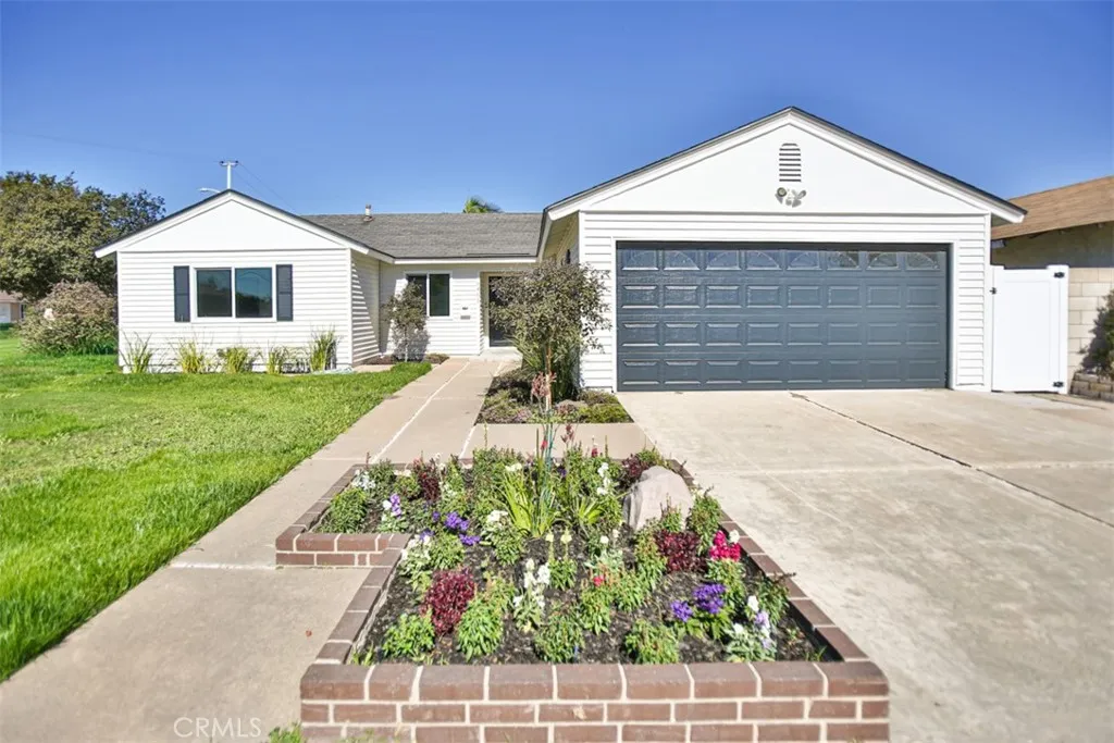 6401 Royal Oak, Huntington Beach, California 92647 home-pic-0