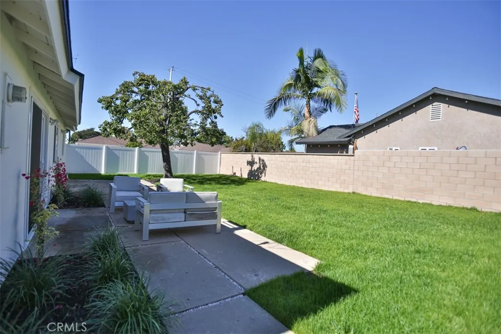 6401 Royal Oak, Huntington Beach, California 92647 home-pic-11