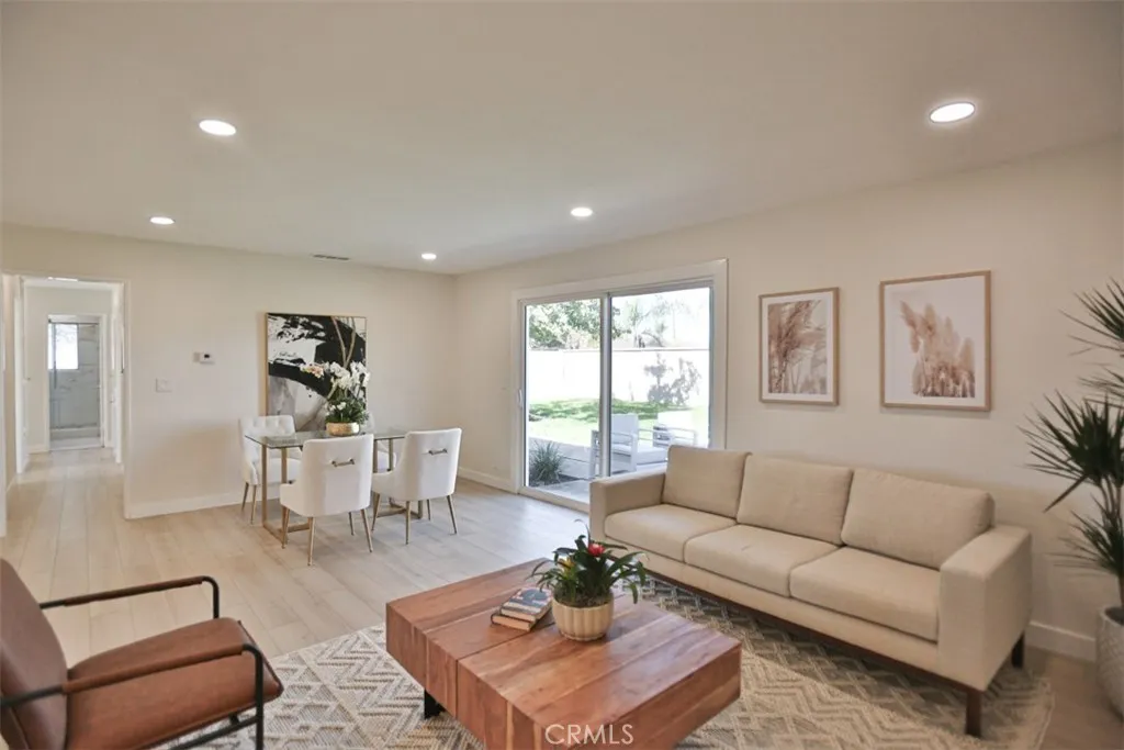 6401 Royal Oak, Huntington Beach, California 92647 home-pic-25
