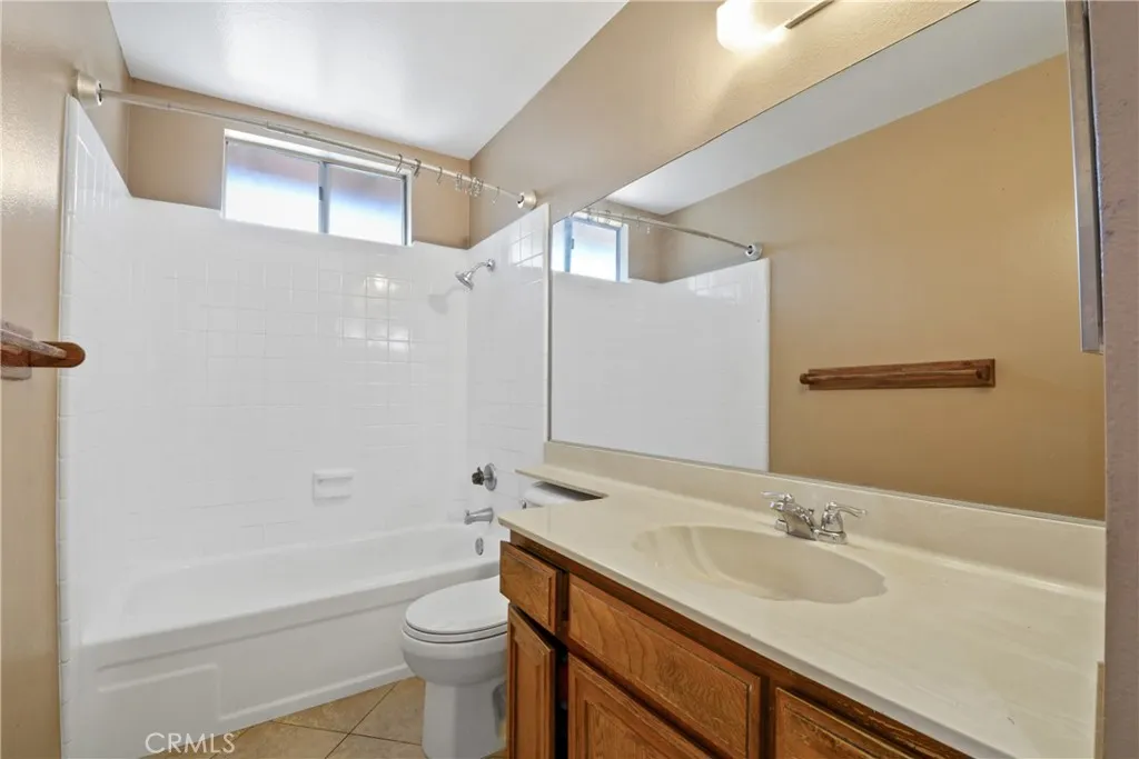 1190 W Calle Del Sol 4, Azusa, California 91702 home-pic-5