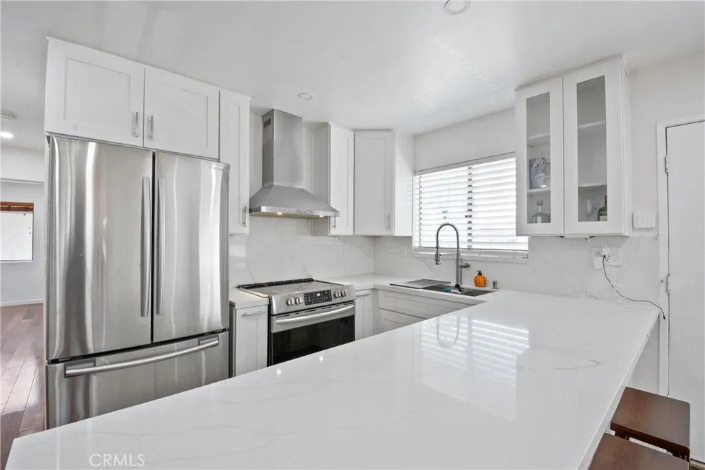 1190 W Calle Del Sol 4, Azusa, California 91702 home-pic-3