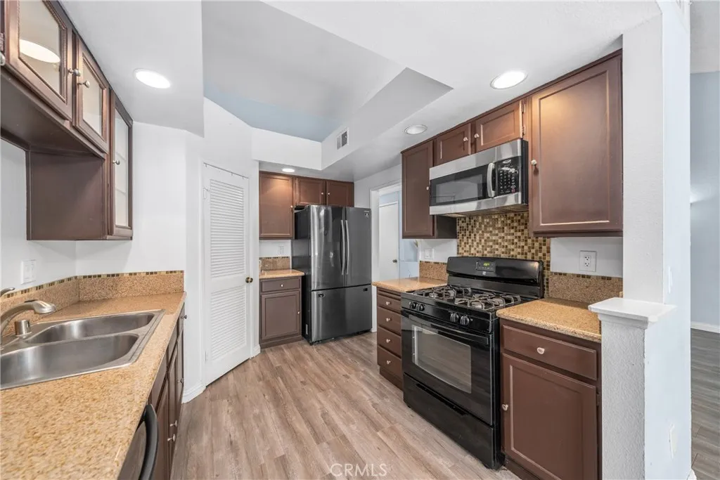 4900 N Grand Avenue 104, Covina, California 91724 home-pic-9