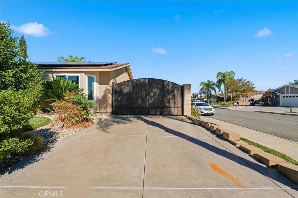 26110 Lazy Creek Road, Menifee, California 92586 home-pic-7