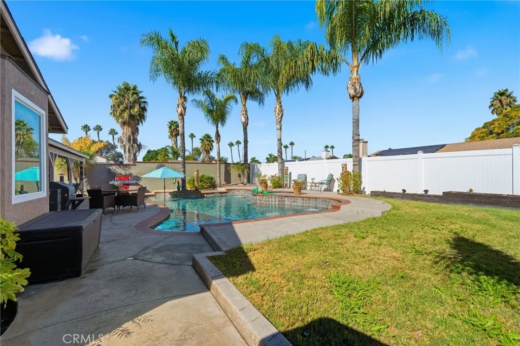 26110 Lazy Creek Road, Menifee, California 92586 home-pic-17
