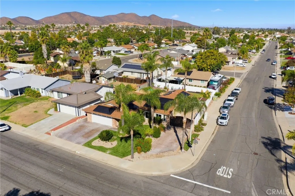 26110 Lazy Creek Road, Menifee, California 92586 home-pic-3