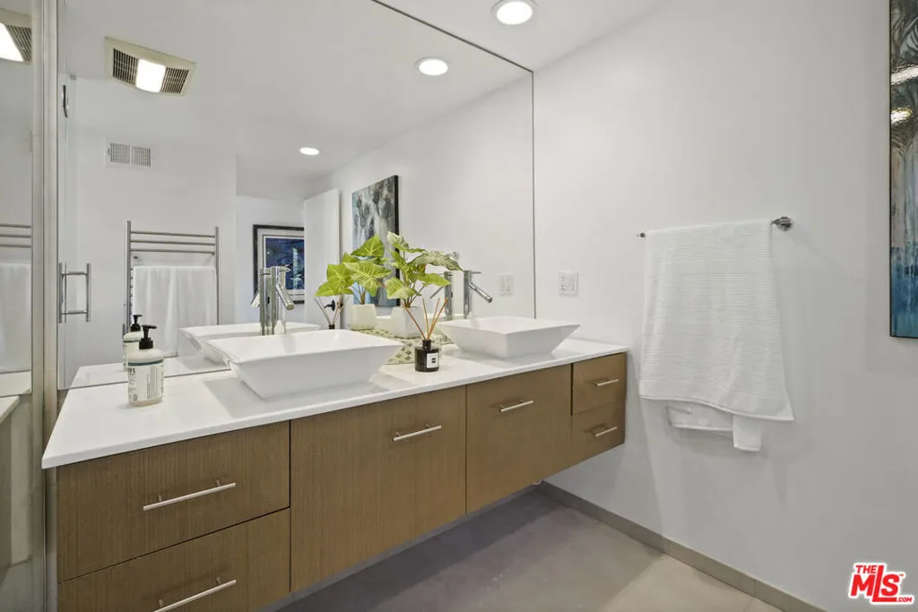 231 Loma Metisse Road, Malibu, California 90265 home-pic-32