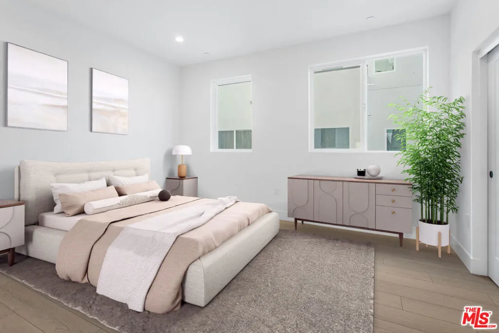 11220 Lyon Lane, North Hollywood, California 91606 home-pic-4