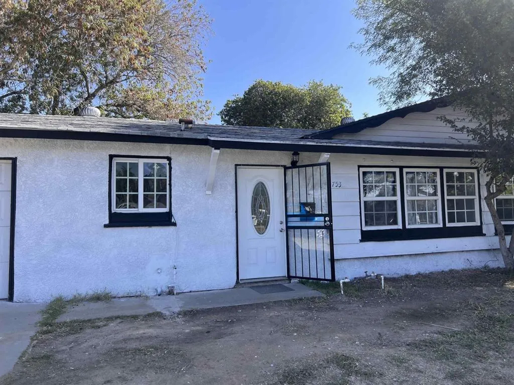 753 Elkelton, San Diego, California 91977 home-pic-13