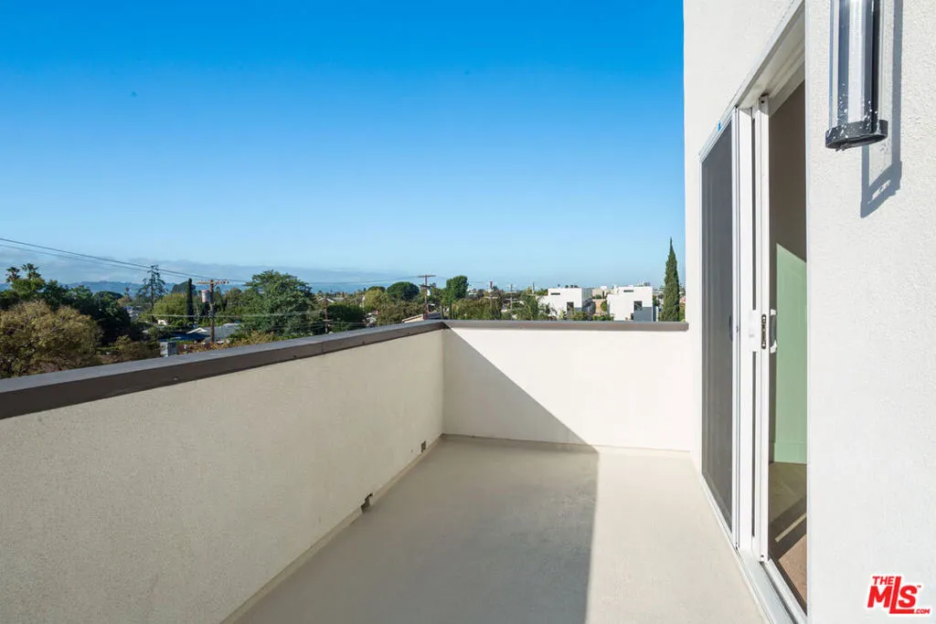 Images may include virtual ren