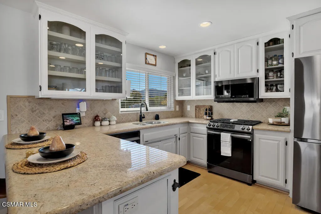 2224 Alscot Avenue, Simi Valley, California 93063 home-pic-4