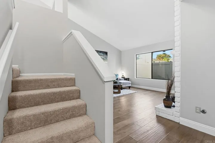 374 Forest Place, Vista, California 92083