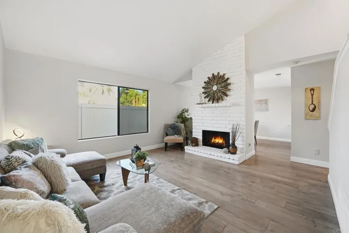 374 Forest Place, Vista, California 92083
