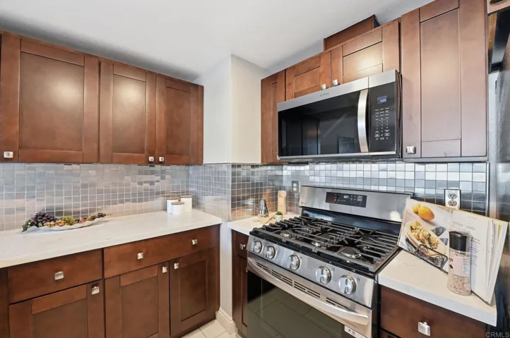 374 Forest Place, Vista, California 92083
