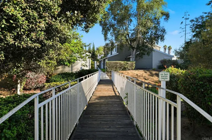 374 Forest Place, Vista, California 92083